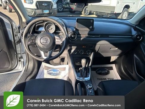 Used 2017 Toyota Yaris iA FWD image 27