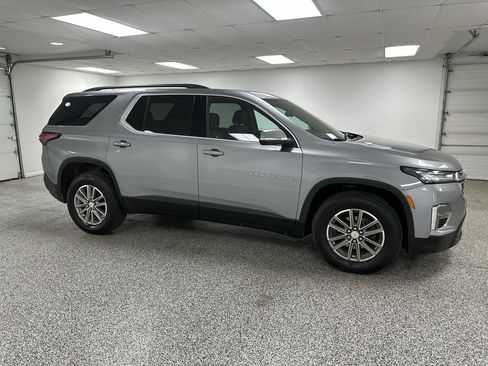 Used 2023 Chevrolet Traverse LT AWD/4WD image 2