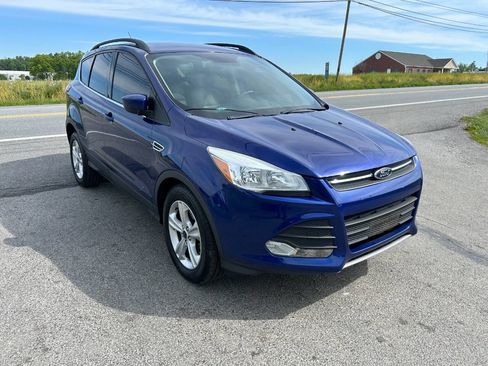 Used 2016 Ford Escape SE w/ SE Leather Comfort Package FWD image 3