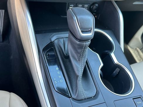 Used 2023 Toyota Highlander XLE image 30