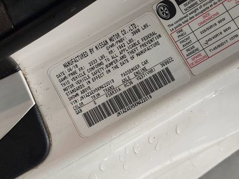 Used 2019 Nissan 370Z Coupe w/ Z34 Heritage Edition - White image 28