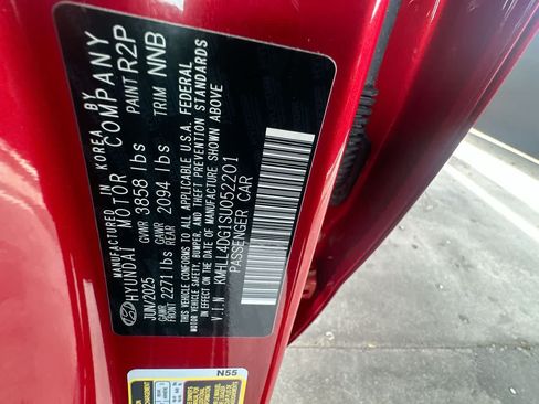 Used 2025 Hyundai Elantra SE FWD image 29