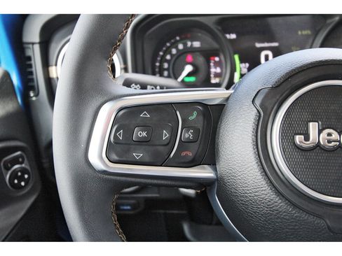 Used 2024 Jeep Wrangler Unlimited Sahara w/ Technology Group AWD/4WD image 22