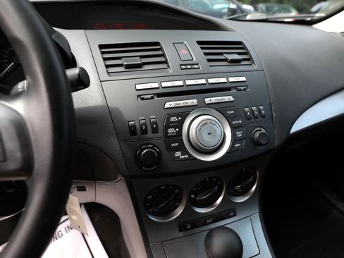 Used 2010 MAZDA MAZDA3 i Touring image 17