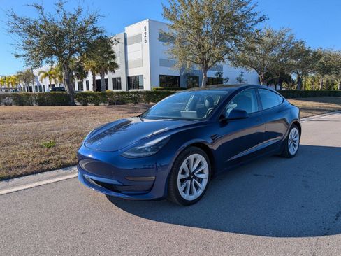 Used 2022 Tesla Model 3 Long Range image 2
