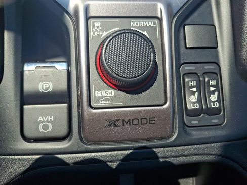 Used 2022 Subaru Forester Premium AWD/4WD image 25