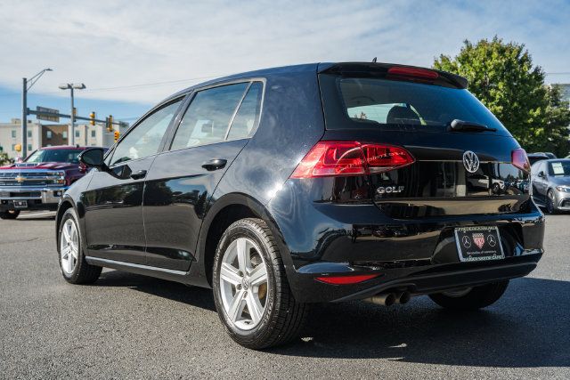 Used 2017 Volkswagen Golf 4-Door FWD image 5