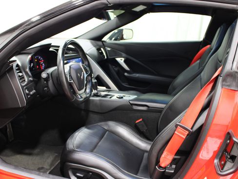 Used 2019 Chevrolet Corvette Z06 RWD image 3