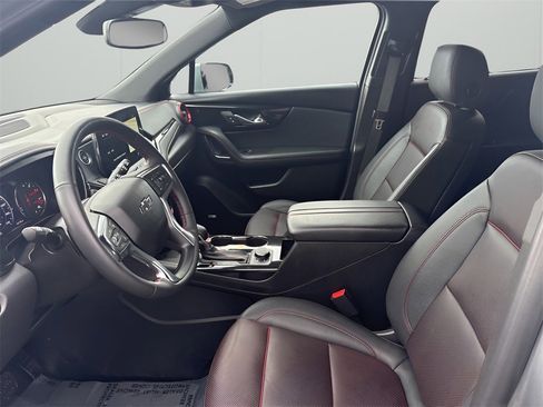 Used 2025 Chevrolet Blazer RS image 11