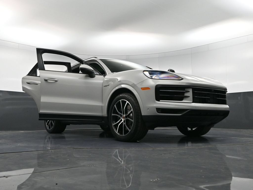 Certified 2026 Porsche Cayenne E-Hybrid AWD/4WD image 39