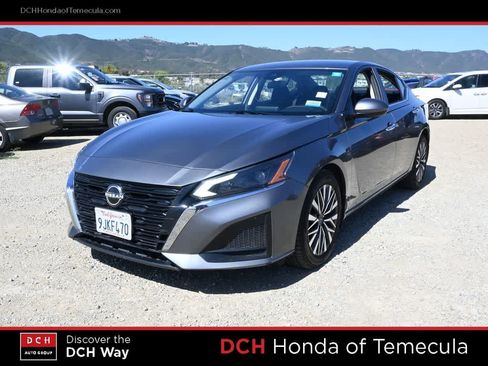 Used 2023 Nissan Altima 2.5 SV FWD image 1