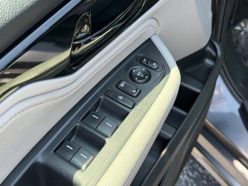 Used 2024 Honda Odyssey Touring image 12