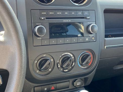 Used 2009 Jeep Compass Sport FWD image 7