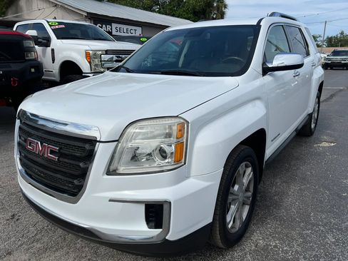 Used 2017 GMC Terrain SLT w/ Driver Alert Package I FWD image 2