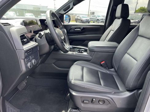 Used 2025 Chevrolet Tahoe LT AWD/4WD image 15