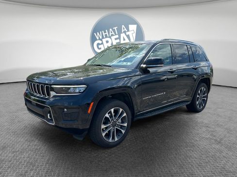 Certified 2023 Jeep Grand Cherokee Overland AWD/4WD image 8