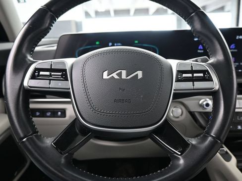 Used 2025 Kia Telluride S FWD image 28