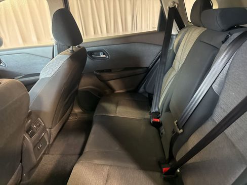 Used 2023 Nissan Rogue SV image 17