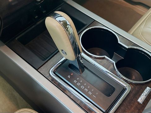 Used 2014 Ford Expedition XLT w/ Equipment Group 202A image 22