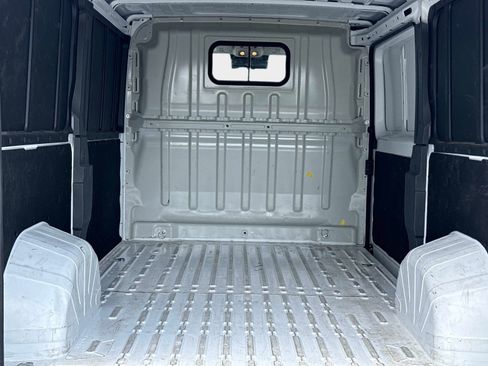 Used 2025 RAM ProMaster 2500 w/ Convenience Group FWD image 13