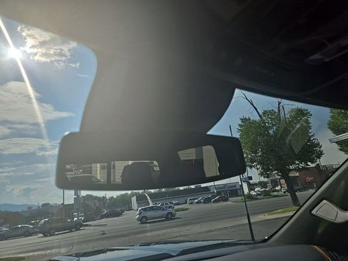 Used 2024 GMC Sierra 2500 AT4 w/ AT4 Preferred Package image 25