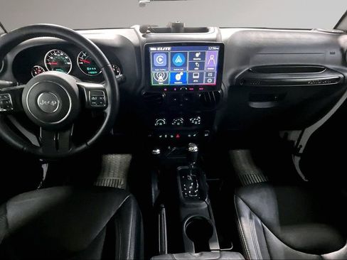 Used 2017 Jeep Wrangler Unlimited Sahara AWD/4WD image 8