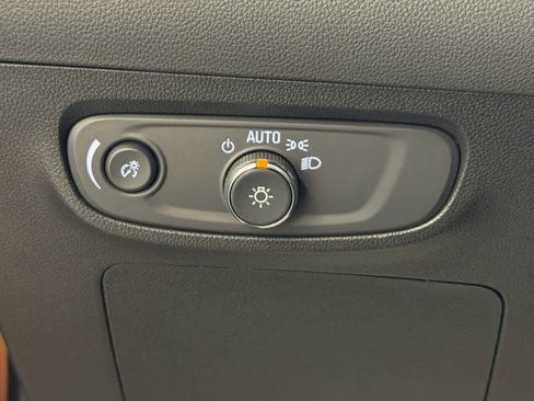 Used 2025 Buick Encore GX Preferred FWD image 44