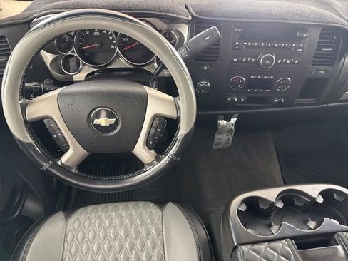 Used 2010 Chevrolet Silverado 1500 LT w/ Interior Plus Package AWD/4WD image 27