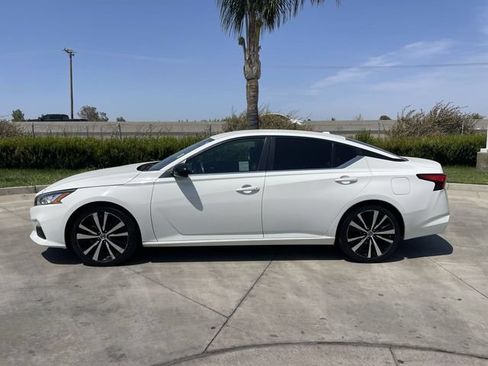 Used 2021 Nissan Altima 2.5 SR FWD image 5