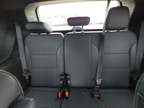 Used 2025 Buick Enclave Preferred FWD image 31