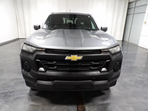 Used 2025 Chevrolet Colorado W/T RWD image 4