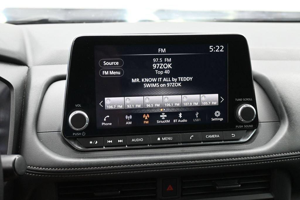 Used 2024 Nissan Rogue S AWD/4WD image 13