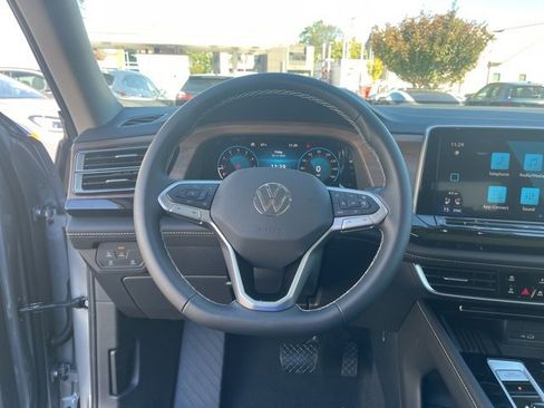 New 2026 Volkswagen Atlas SE image 18