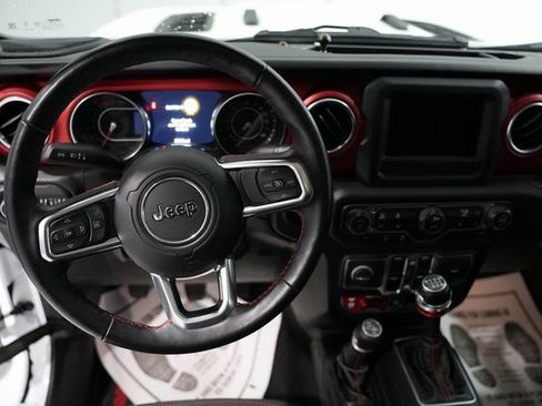 Used 2018 Jeep Wrangler Unlimited Rubicon w/ Cold Weather Group image 15