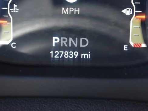 Used 2018 Jeep Wrangler Unlimited Sahara AWD/4WD image 32