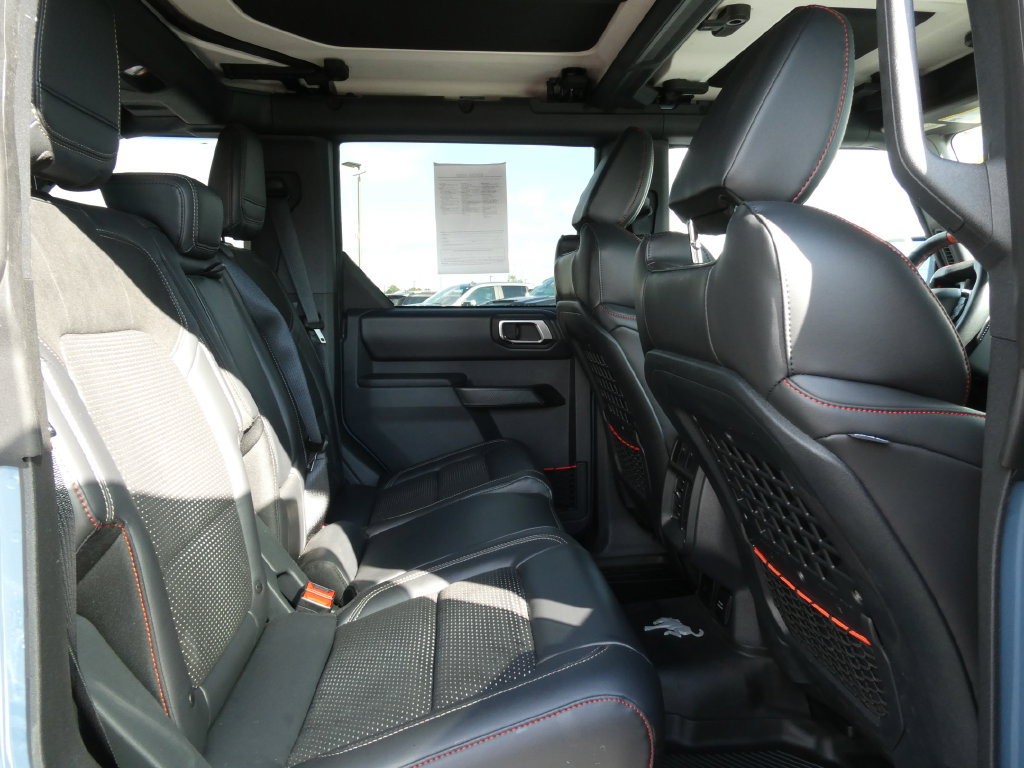 Certified 2025 Ford Bronco Raptor w/ Interior Carbon Fiber Pack AWD/4WD image 15