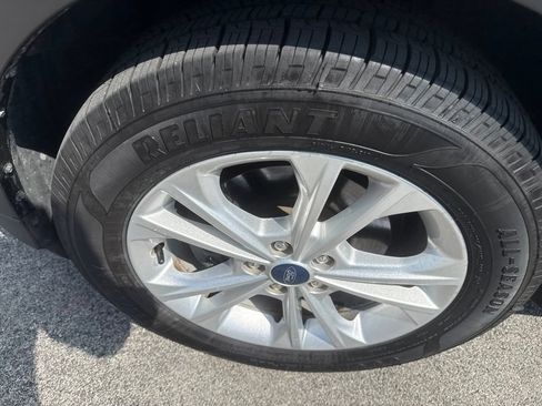 Used 2019 Ford Escape SEL FWD image 5