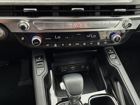 Used 2024 Kia Telluride EX X-Line AWD/4WD image 22