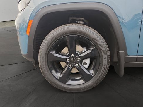 New 2026 Jeep Grand Cherokee Limited image 14