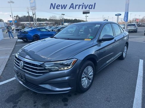 Used 2019 Volkswagen Jetta S image 1