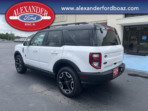 Used 2024 Ford Bronco Sport Outer Banks w/ Tech Package AWD/4WD image 2