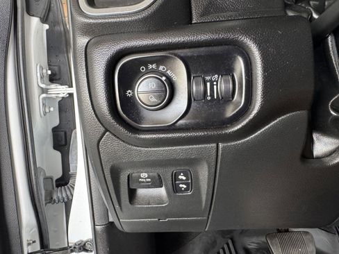 Used 2023 RAM 1500 Laramie AWD/4WD image 22