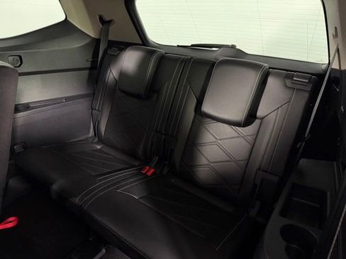 Used 2025 Volkswagen Atlas SE image 18