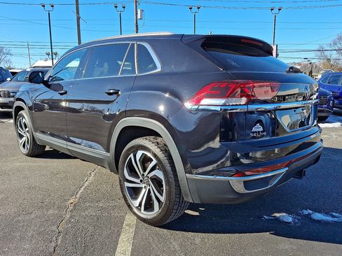 Used 2020 Volkswagen Atlas Cross Sport SEL Premium image 3