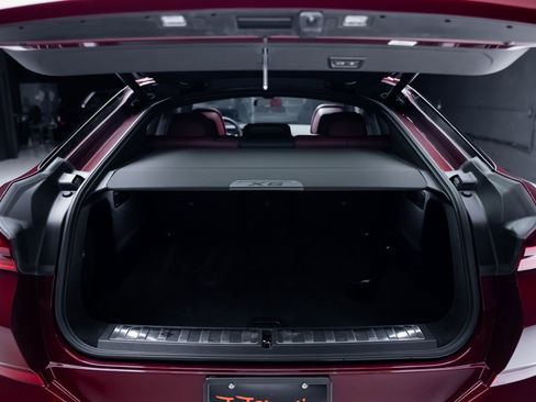 Used 2025 BMW X6 xDrive40i w/ Executive Package image 74