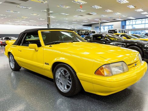 Used 1993 Ford Mustang LX image 4