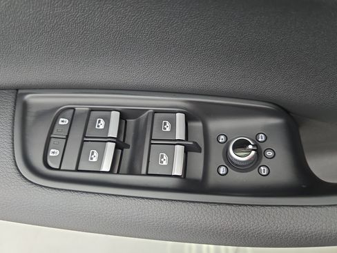 Used 2025 Audi Q7 2.0T Premium w/ Convenience Plus Package AWD/4WD image 30