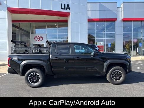 Used 2024 Toyota Tacoma TRD Off-Road image 9