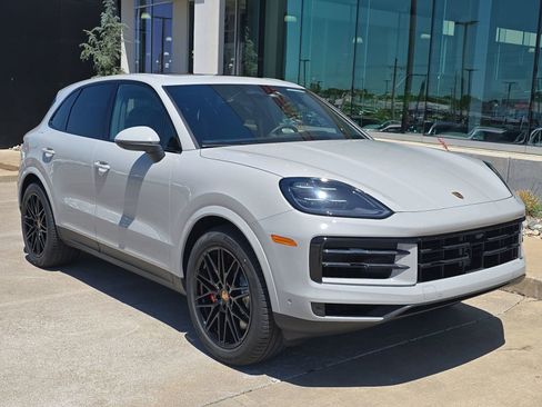 New 2026 Porsche Cayenne S AWD/4WD image 9