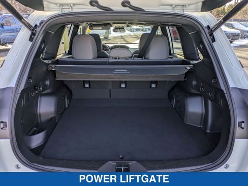 Used 2025 Subaru Forester Premium image 34